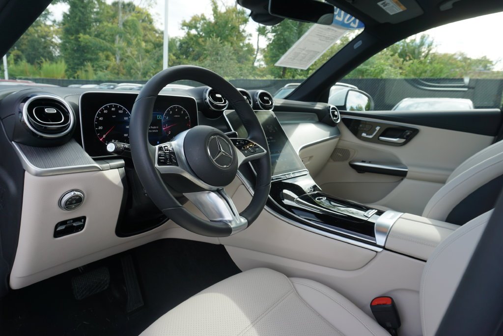 Certified Used 2024 Polar White Mercedes-Benz GLC 300 image 12