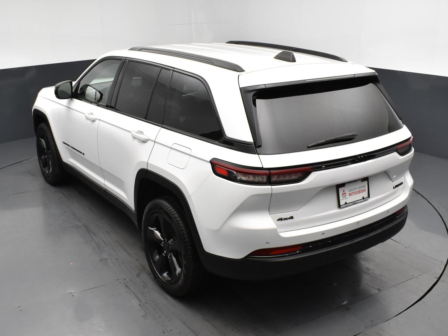 Used 2023 Bright White Clearcoat Jeep Limited image 16