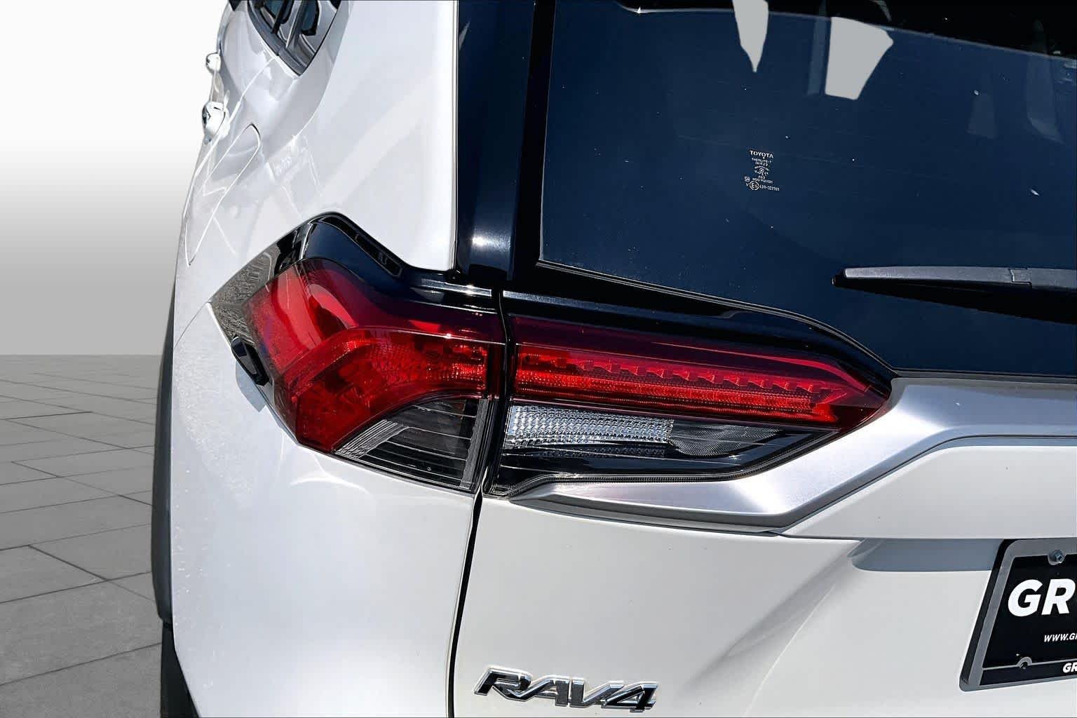 Used 2019 Blizzard Pearl Toyota Limited image 28