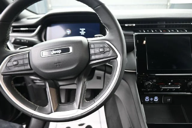 Used 2024 Black Jeep Altitude X image 30