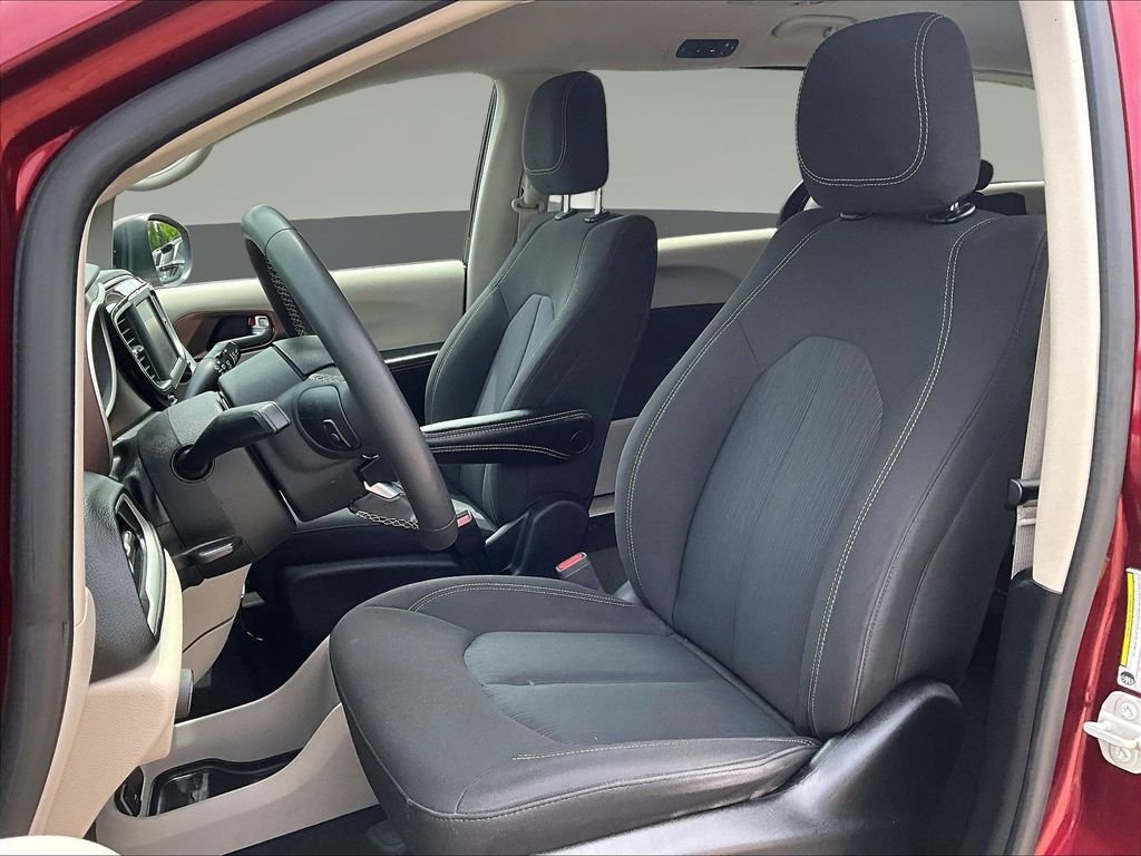Used 2023 Red Chrysler LX image 24