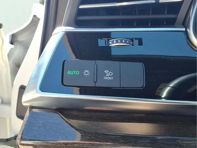 Used 2025  Audi Premium Plus image 17