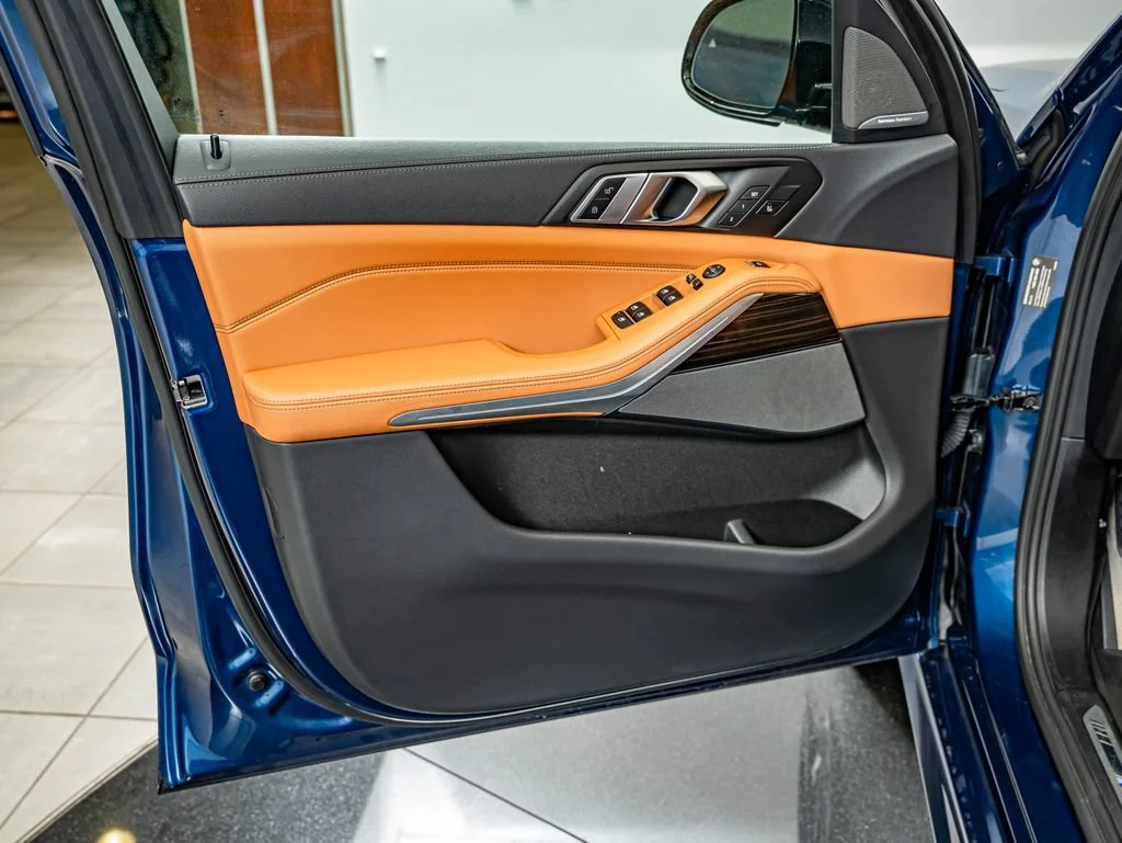 Used 2023 Phytonic Blue Metallic BMW M50i image 19
