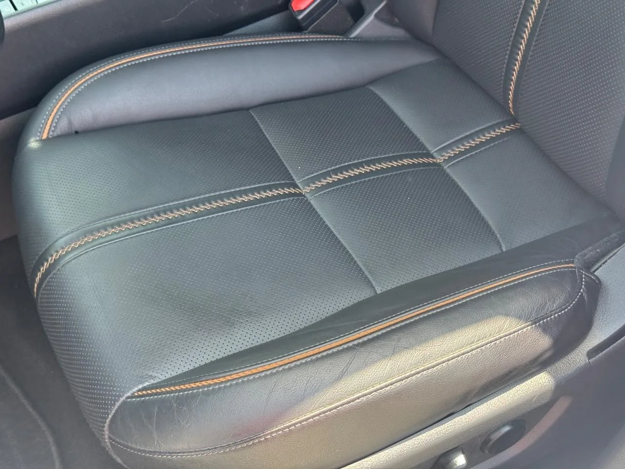 Used 2025 Wind Chill Pearl Mazda Premium Plus image 27