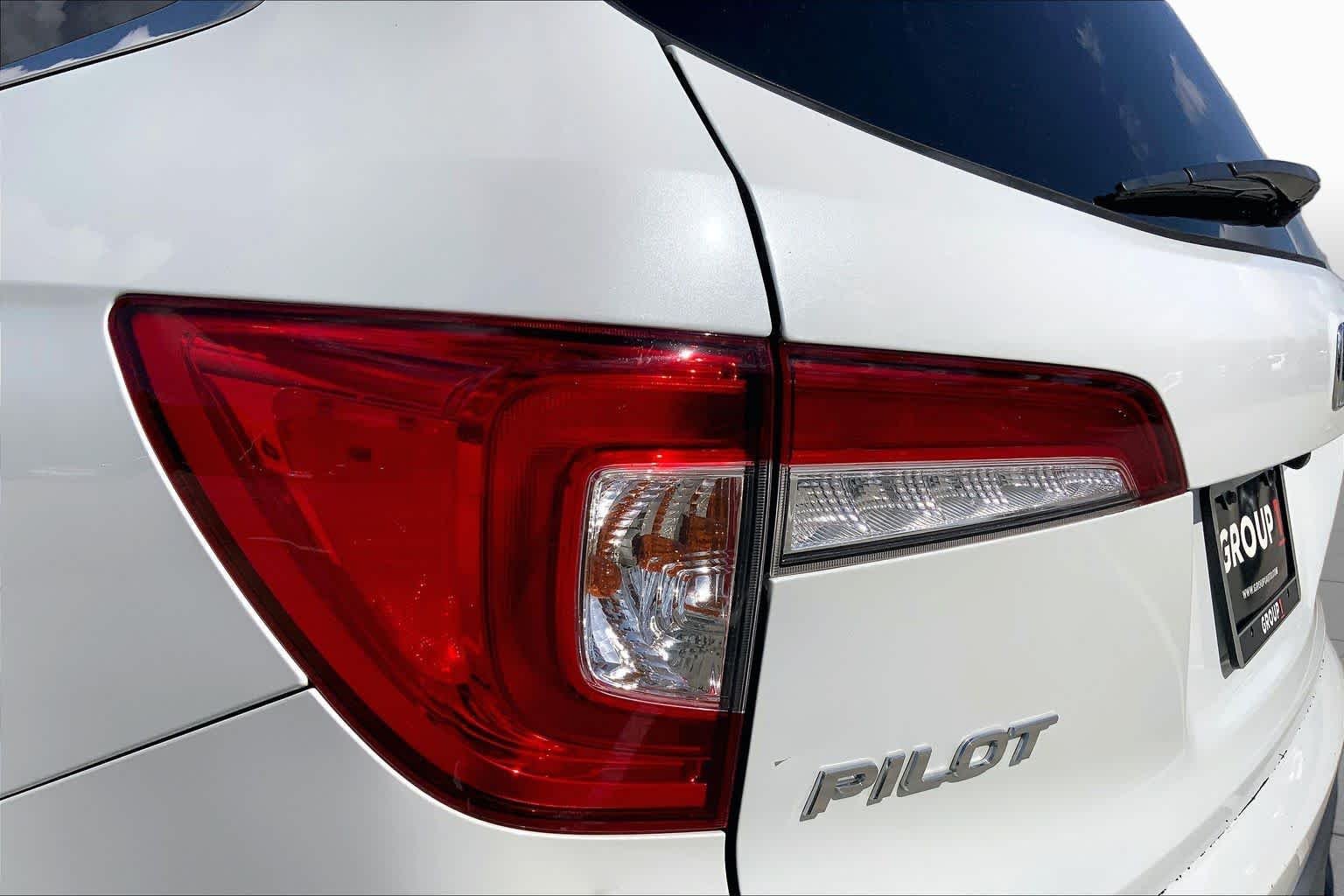 Used 2021 Platinum White Pearl Honda Special Edition image 28