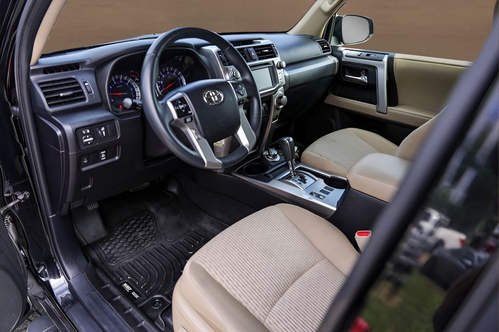 Used 2019 Black Toyota SR5 image 10