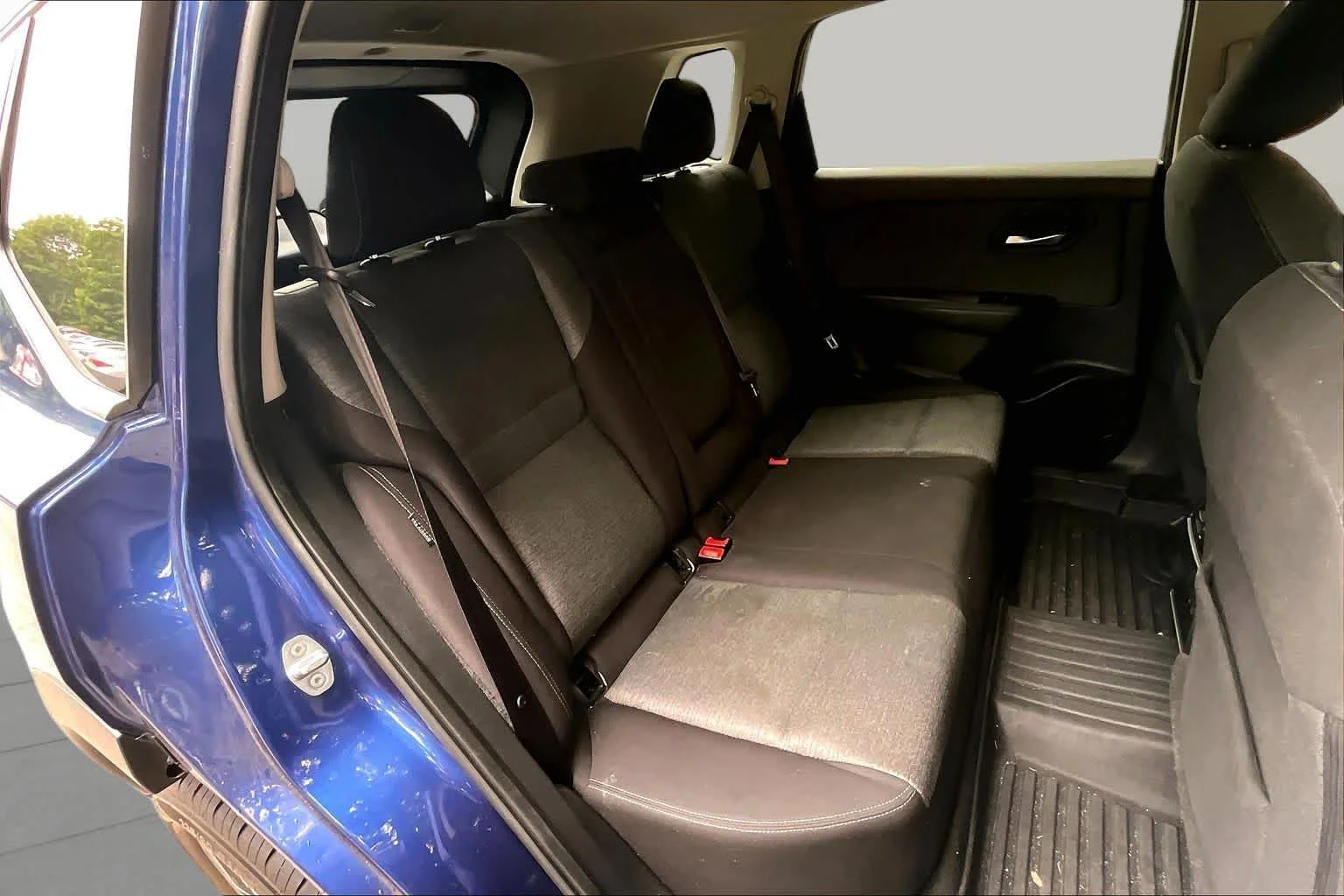 Used 2022 Caspian Blue Metallic Nissan SV image 18
