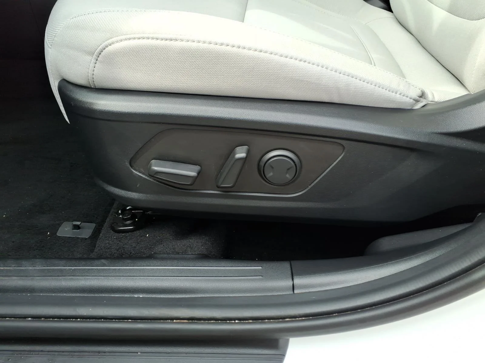 Used 2026 Serenity White Pearl Hyundai SEL image 15
