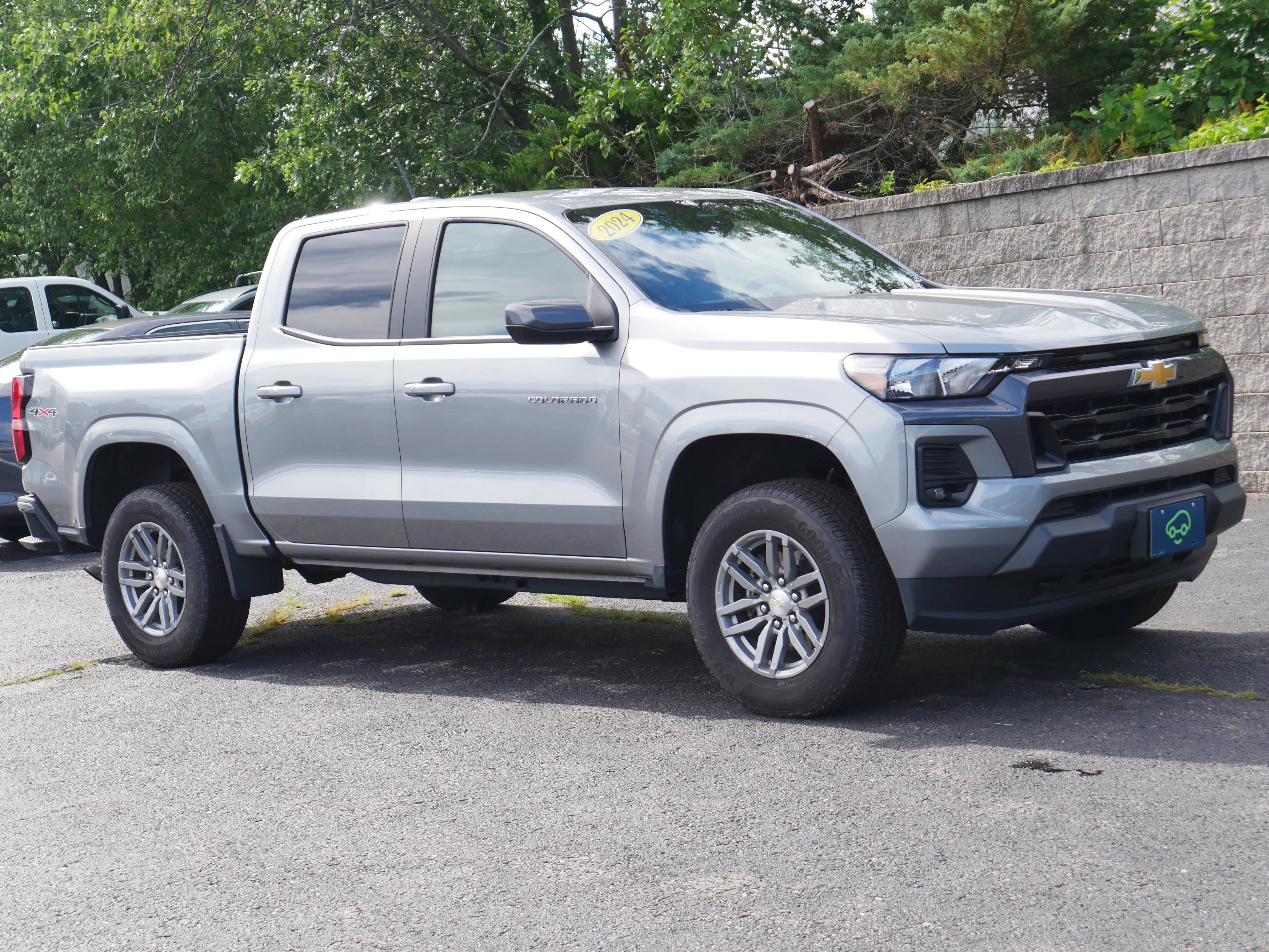 2024 Chevrolet Colorado LT - Photo 10