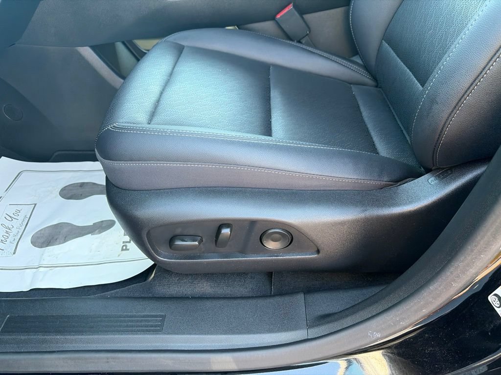 Used 2026 Mosaic Black Metallic Chevrolet LT image 16