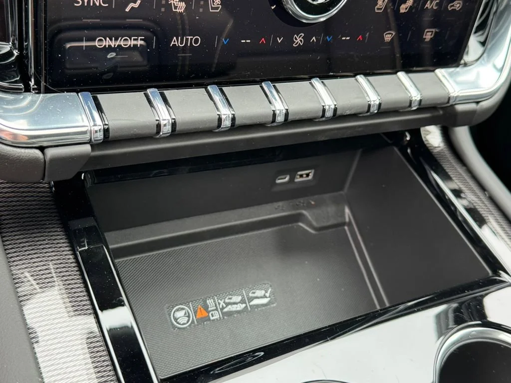 New 2026 Onyx Black GMC Elevation image 39