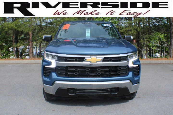 Used 2024 Lakeshore Blue Metallic Chevrolet LT (2FL) image 18