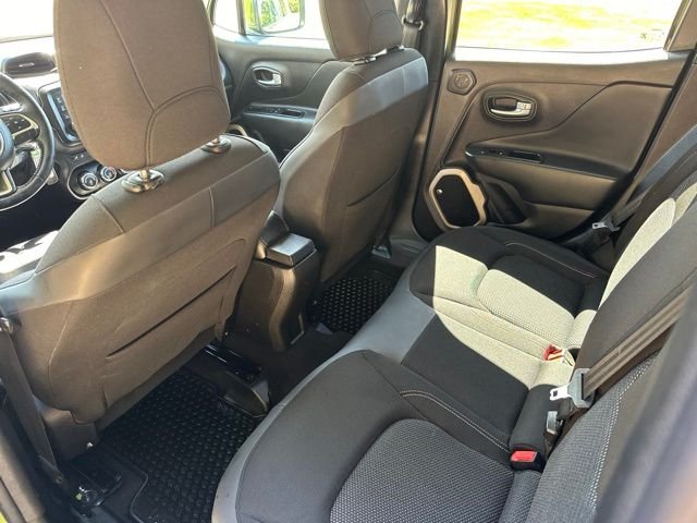 Used 2016 Jungle Green Jeep Latitude image 18