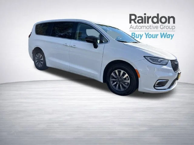 2024 Chrysler Pacifica Hybrid Select