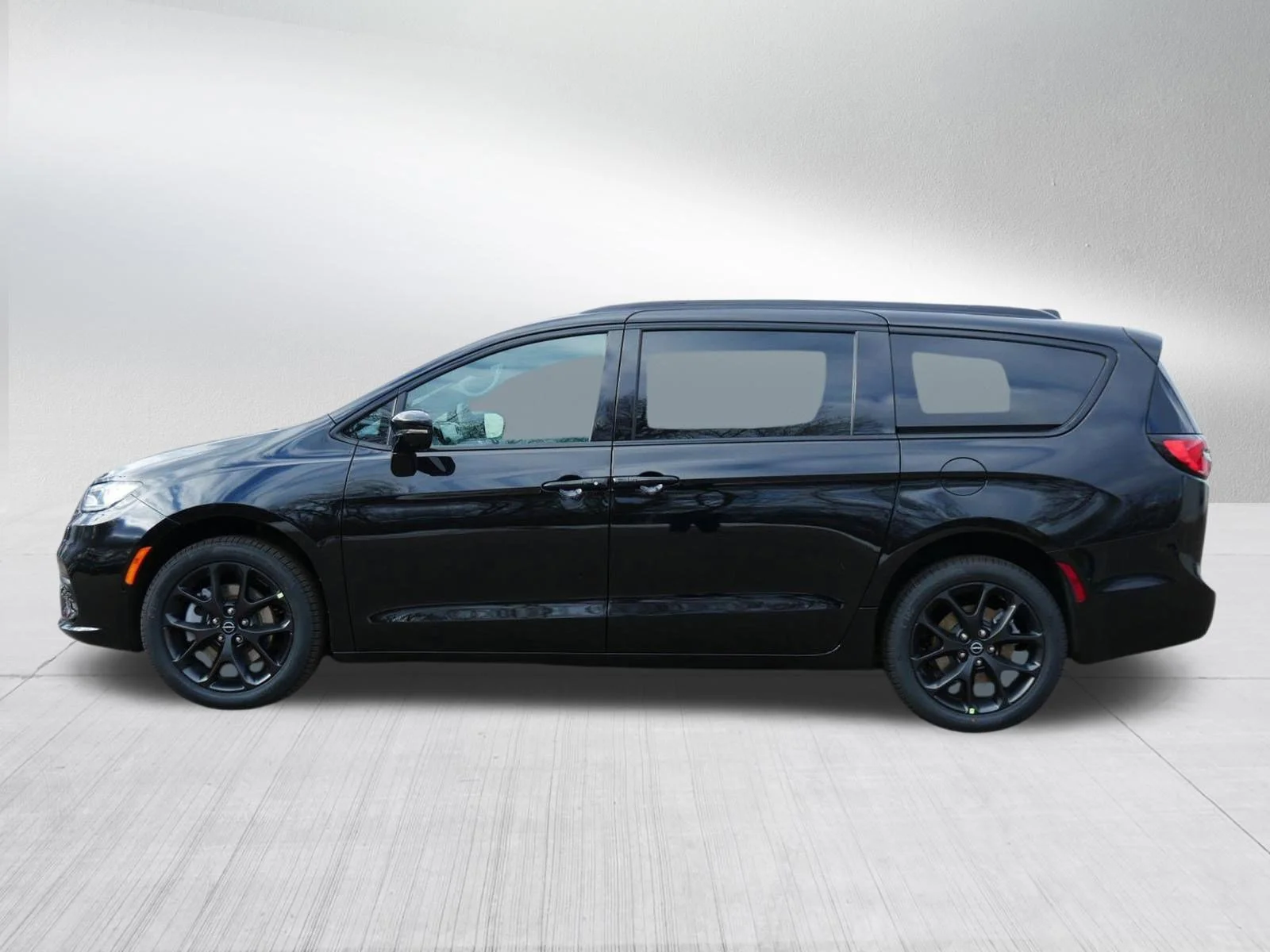 New 2026 Diamond Black Crystal Pearl-Coat Exterior Paint Chrysler Select image 4