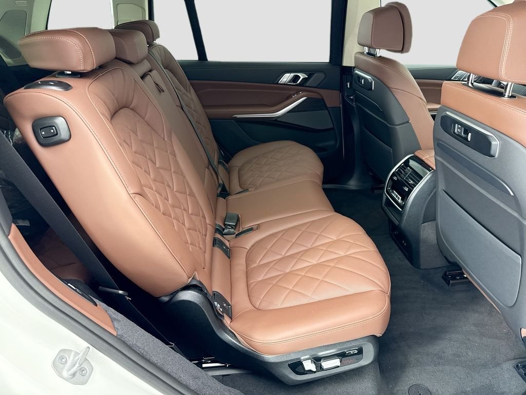 New 2027 Alpine White BMW xDrive40i image 21