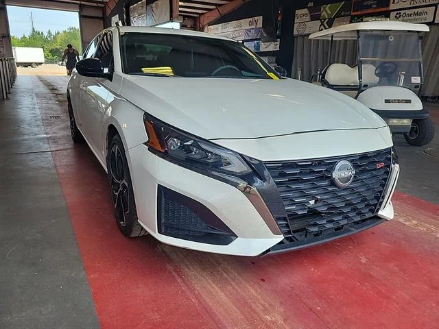 Used 2024 WHITE Nissan 2.5 SR image 2