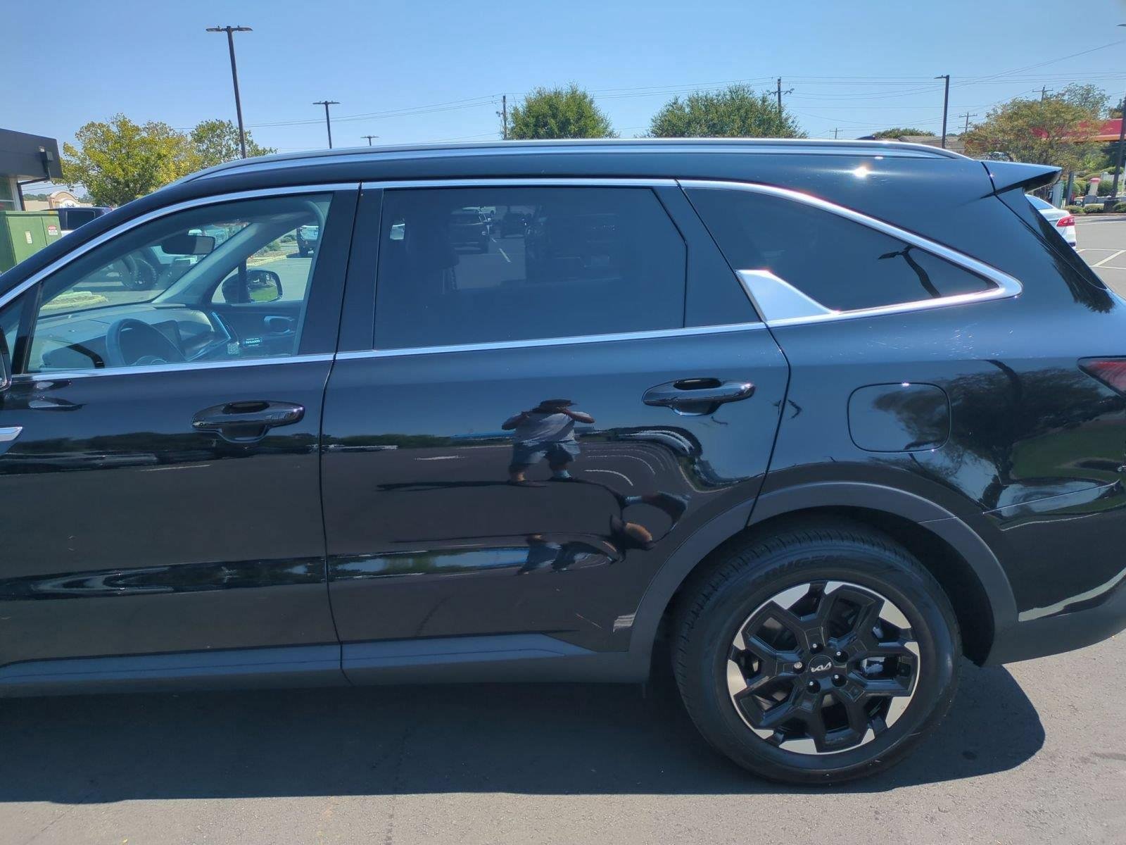 Used 2025 Ebony Black Kia S image 27