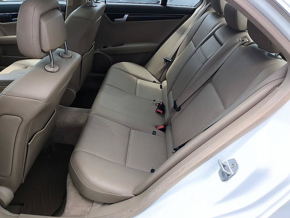 Used 2014 Diamond White Metallic Mercedes-Benz C 250 image 29
