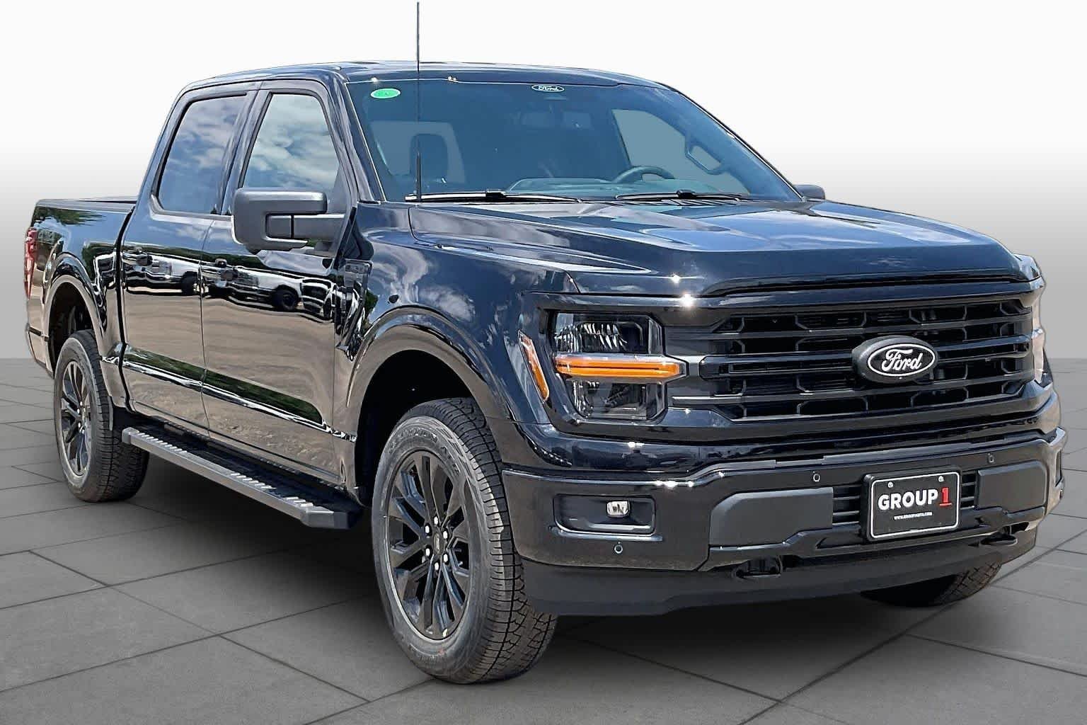 New 2026 Agate Black Metallic Ford XLT image 2