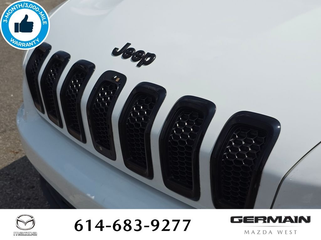 Used 2016 White Jeep Latitude image 15