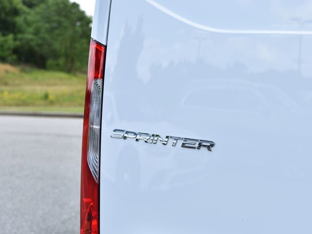 New 2026 Arctic White Mercedes-Benz Cargo 170 WB image 34