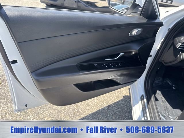 Used 2024 White Hyundai SEL image 15