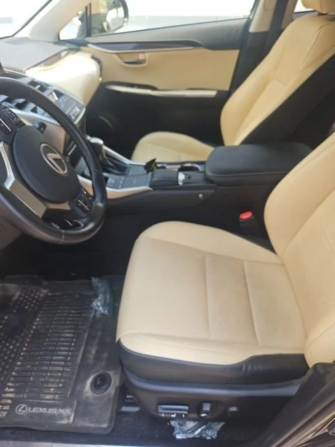 Used 2018 Black Lexus 300h image 3
