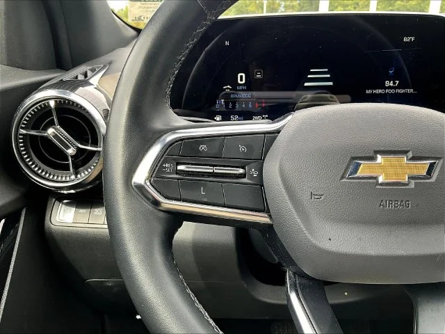 Used 2025 Green Chevrolet LT image 14