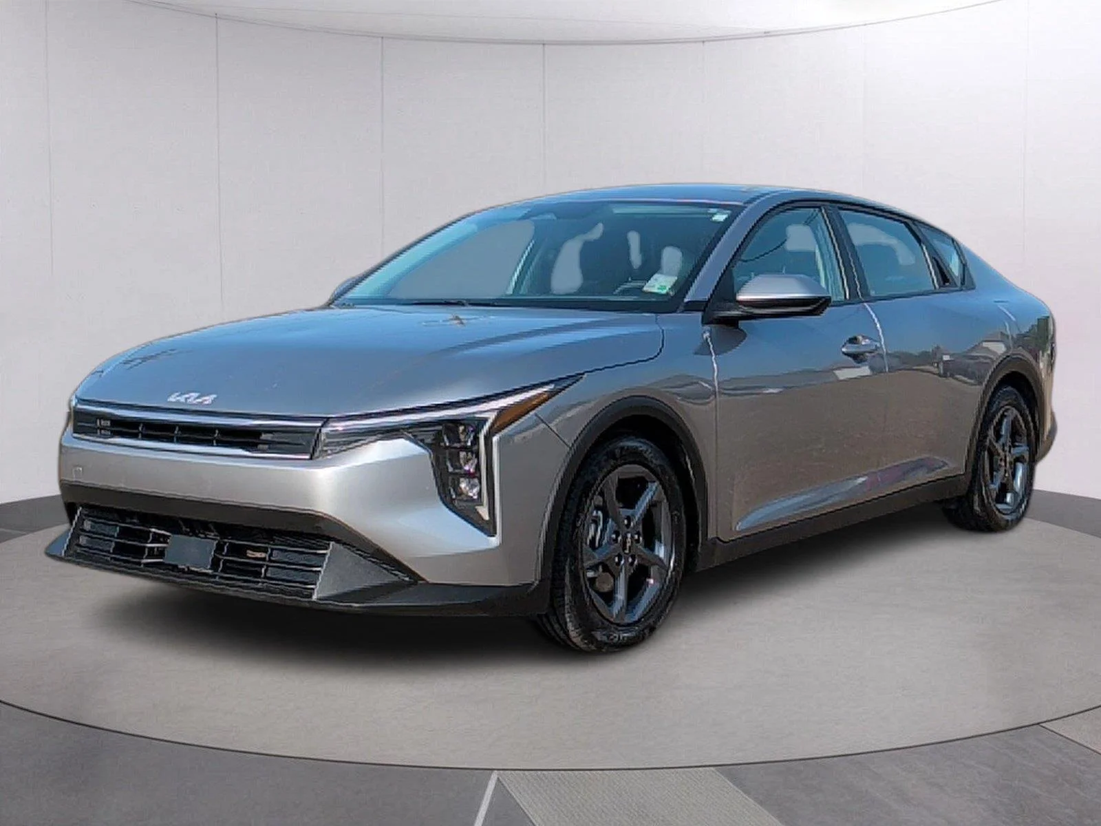 Used 2025 Steel Gray Kia LXS image 1