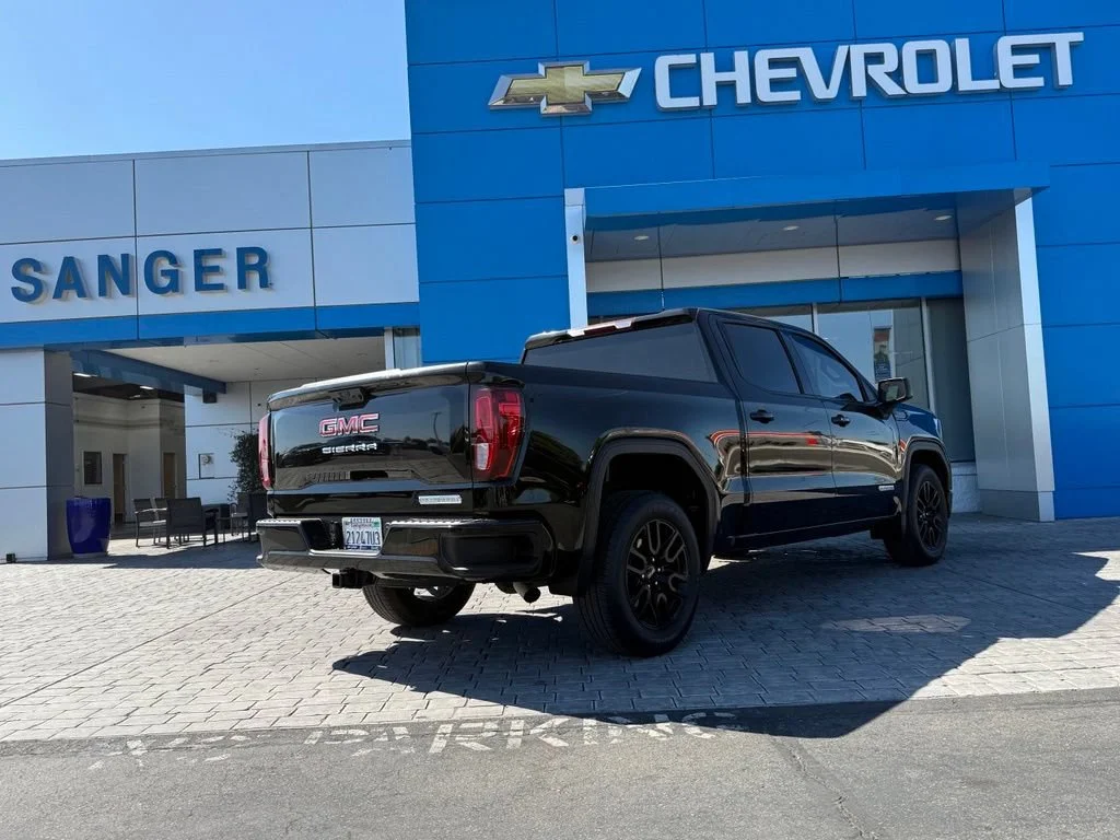 Used 2023 Onyx Black GMC Elevation image 8