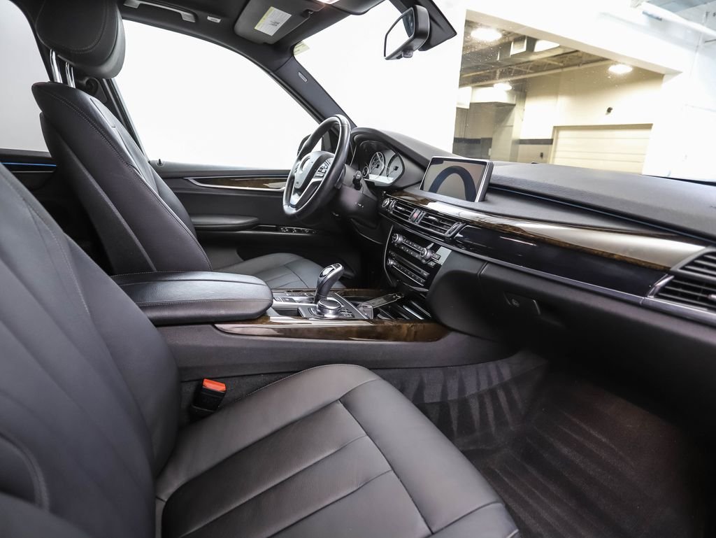 Used 2018 Space Gray Metallic BMW xDrive35i image 30