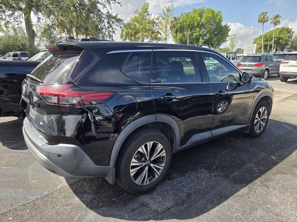 Used 2021 Super Black Nissan SV image 5