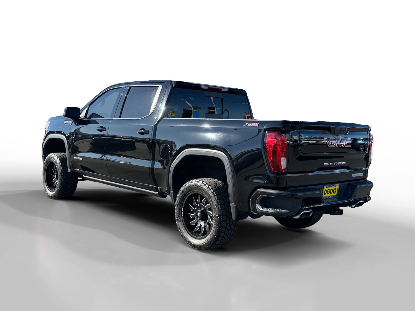 Used 2021 ONYX BLACK GMC Elevation image 3