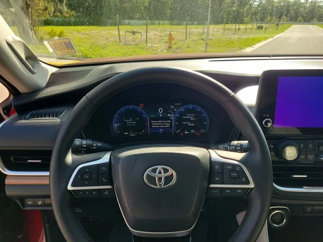 Used 2025 Red Toyota Limited image 27