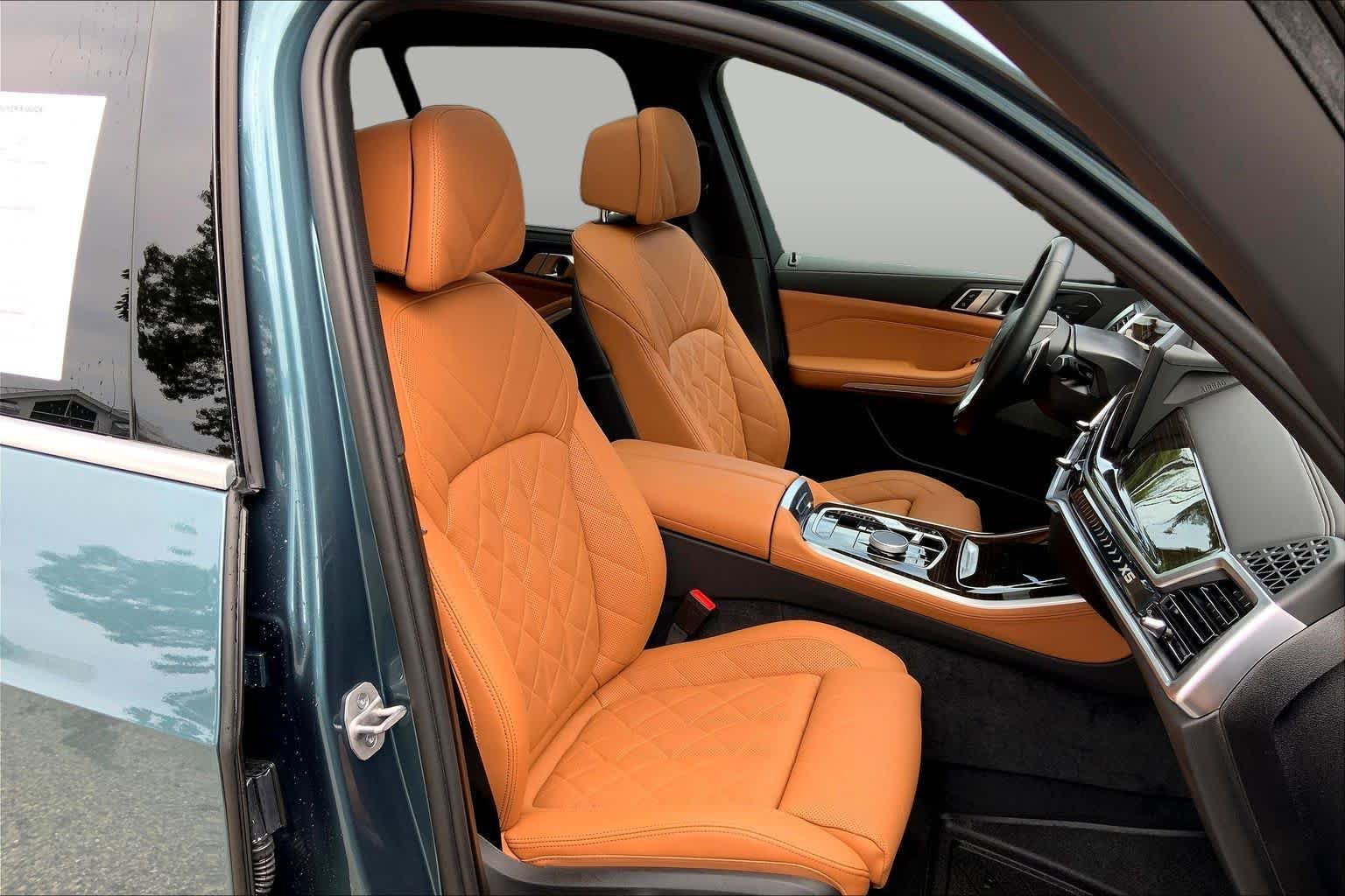 Used 2025 Blue Ridge Mountain Metallic BMW xDrive40i image 8
