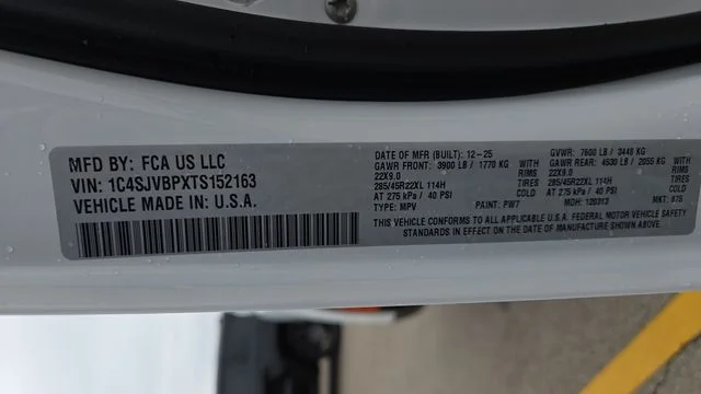 New 2026 Bright White Clear-Coat Exterior Paint Jeep Limited Reserve image 28
