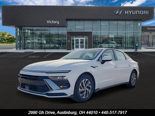 New 2026 White Hyundai Blue image 1