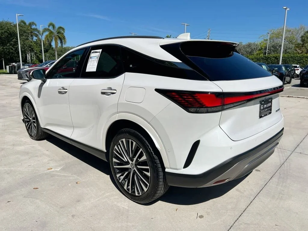 Used 2024 White Pearl Lexus 350 Premium Plus image 5