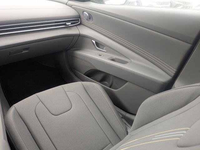 New 2026 White Hyundai SEL Sport image 15