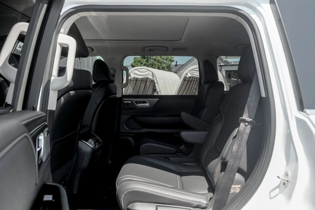 New 2027 RADIANT WHITE INFINITI Pure 4WD image 17