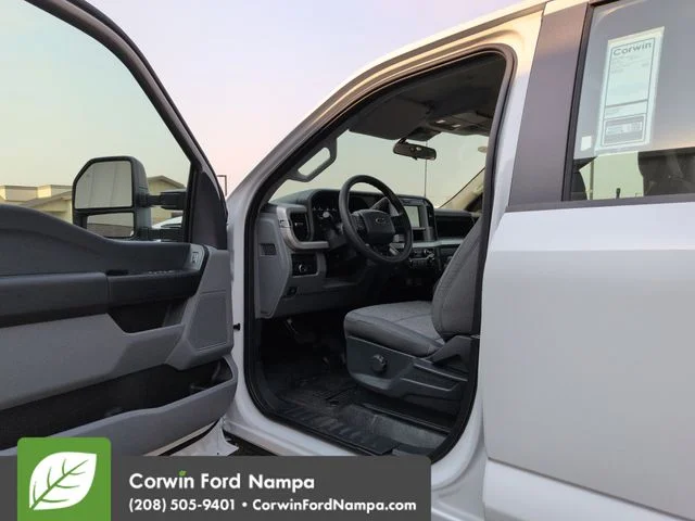 New 2026 Oxford White Ford XL image 9
