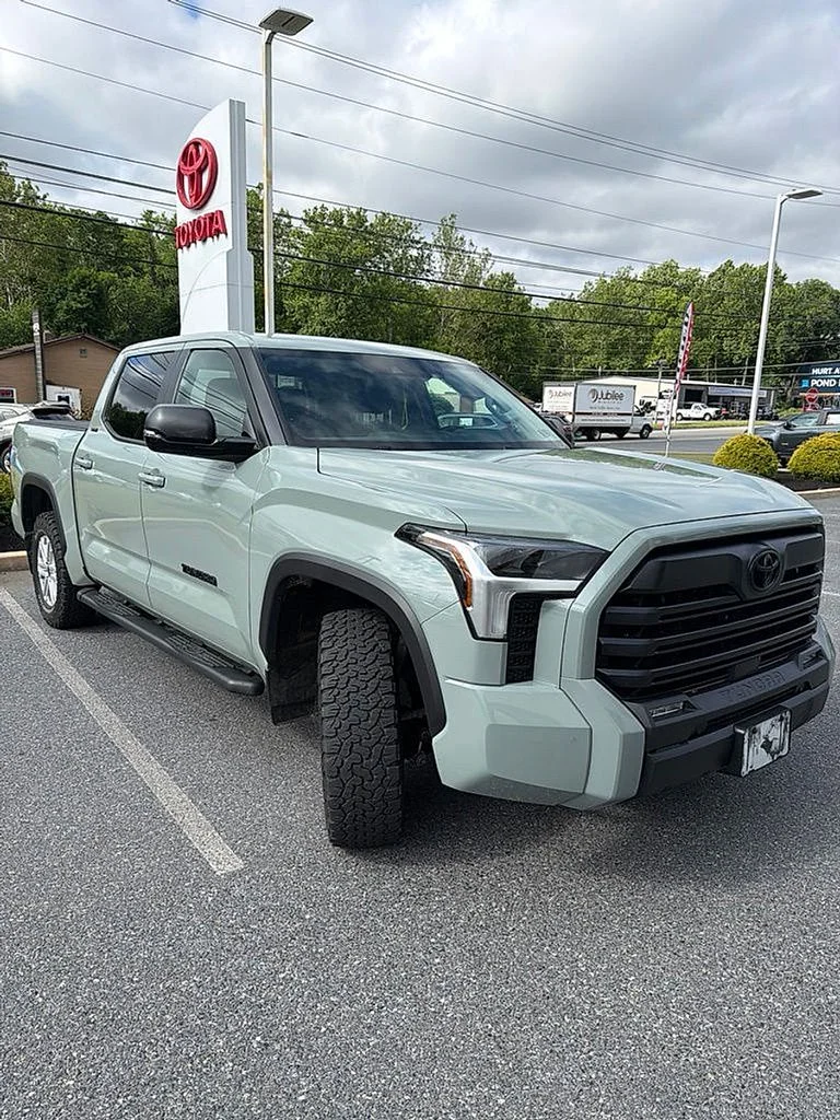 Used 2024  Toyota SR5 image 2