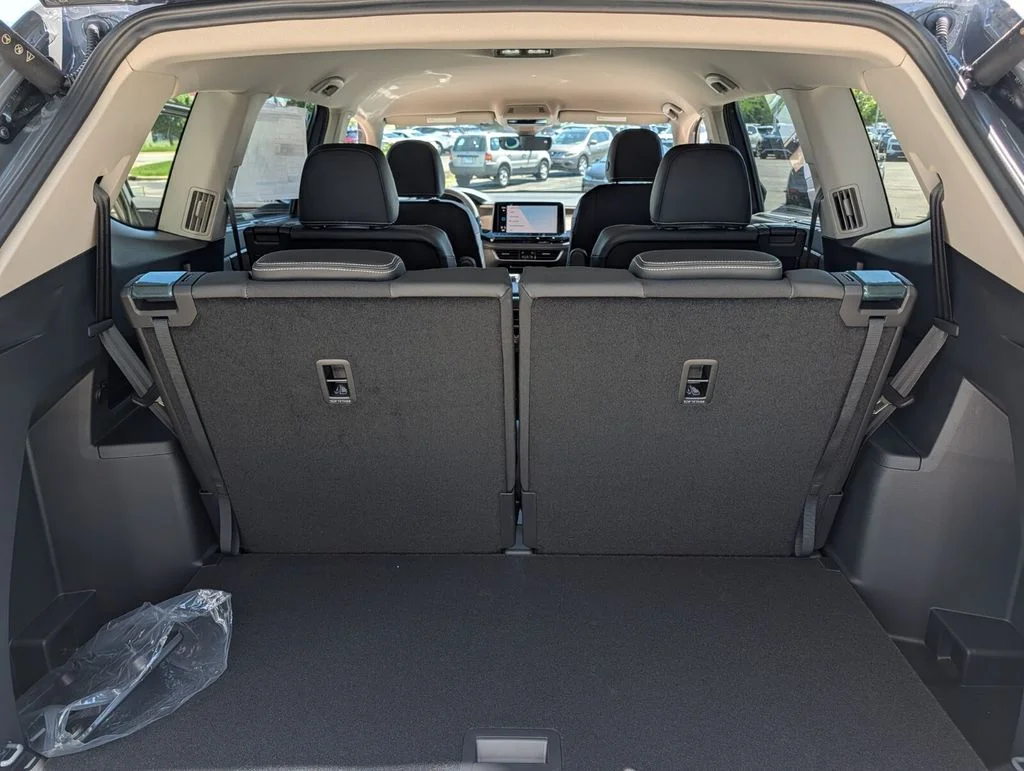 New 2026 Gray Volkswagen 2.0T SE w/Technology image 15