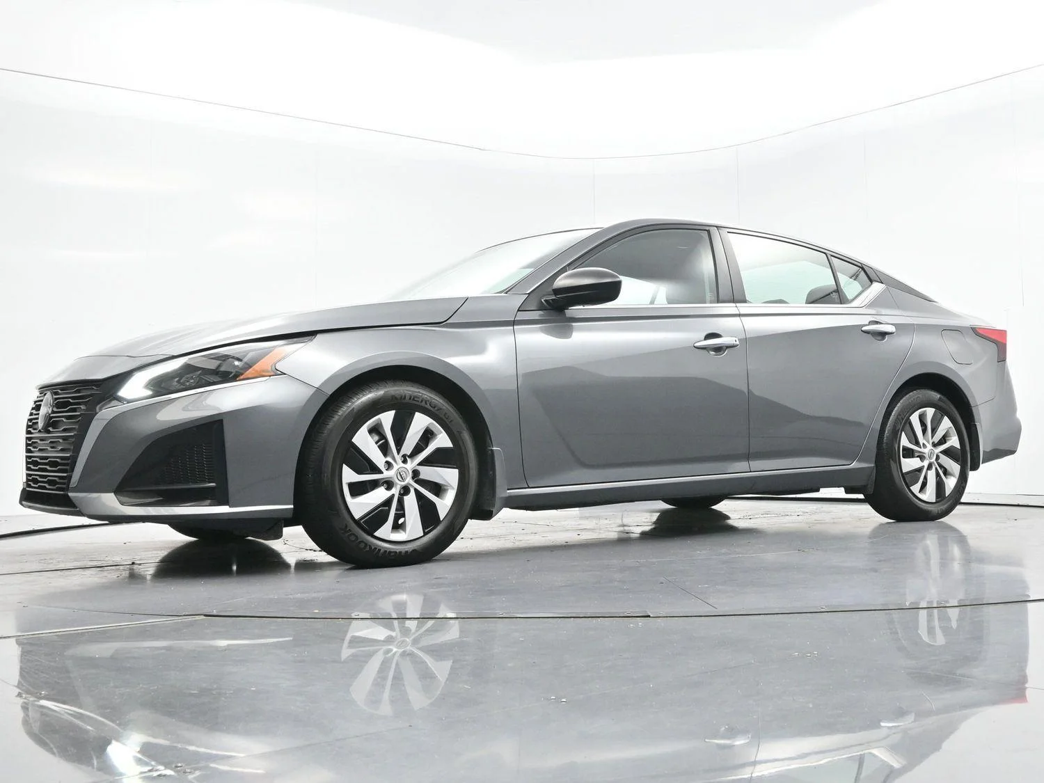 Used 2024 Gun Metallic Nissan 2.5 S image 42