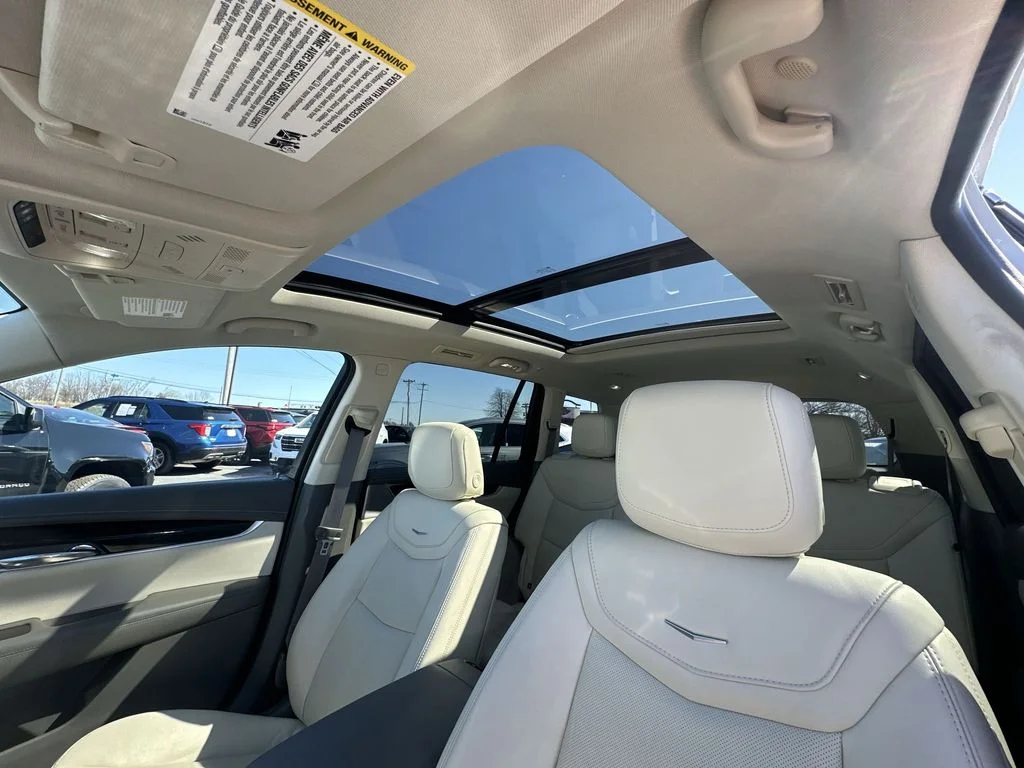 Used 2024 White Cadillac Premium Luxury image 22