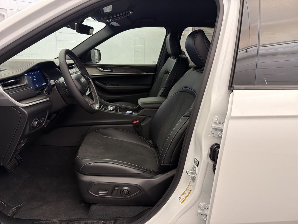 New 2026 Bright White Clearcoat Jeep Altitude image 15