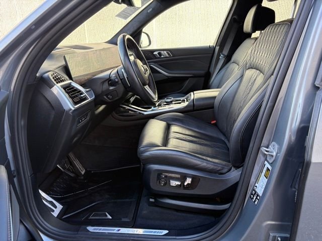 Used 2024 Gray Metallic BMW M60i image 10