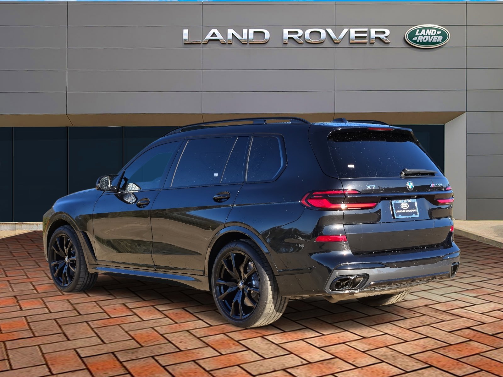 Used 2024 Black Sapphire Metallic BMW M60i image 6