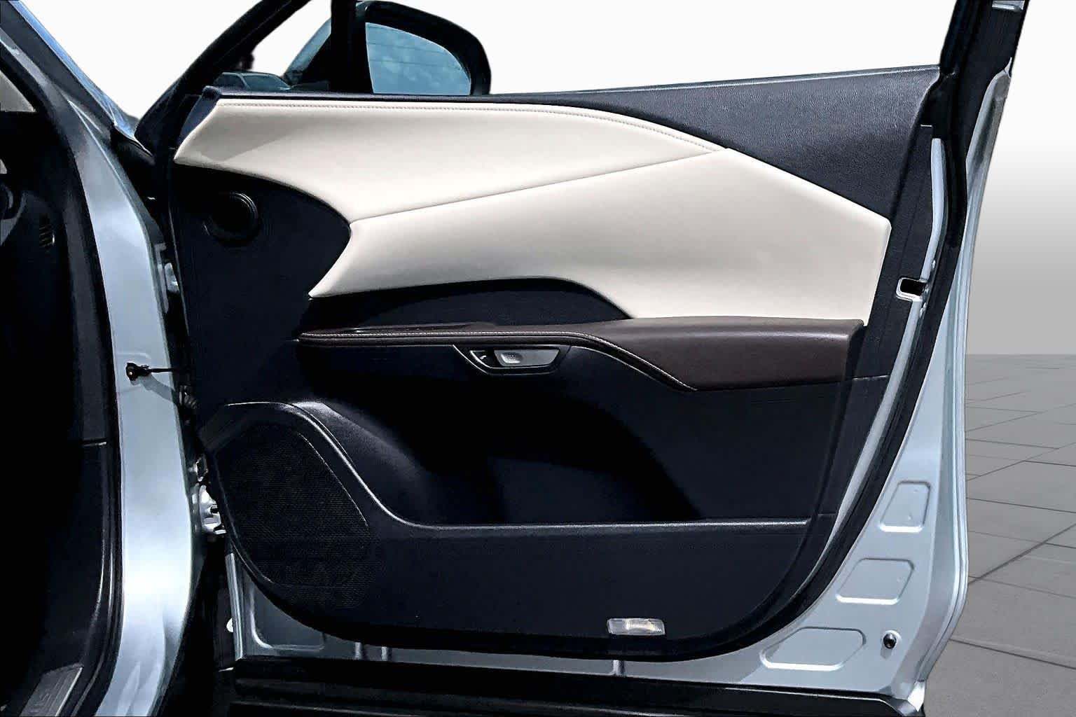 Used 2024 Iridium Lexus Premium Plus image 27